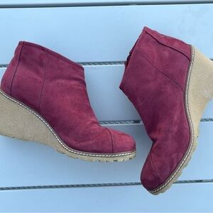 Toms Avery Maroon Suede Wedge Booties